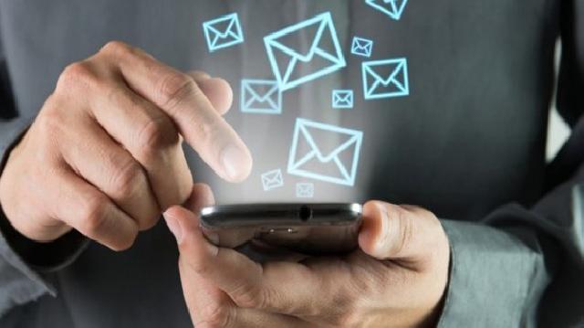 Telefonlara pensiya yaşına çatmaq barədə SMS göndəriləcək