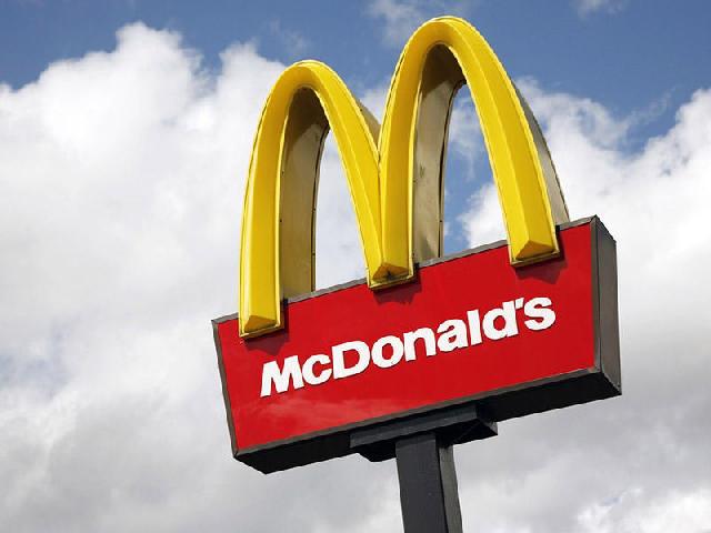 McDonalds-da biabırçılıq: restoranın işçisi və müştərilər dalaşdılar