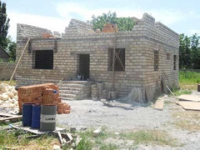 Zəlzələdən zərər çəkənlər üçün 251 evin inşası başa çatıb