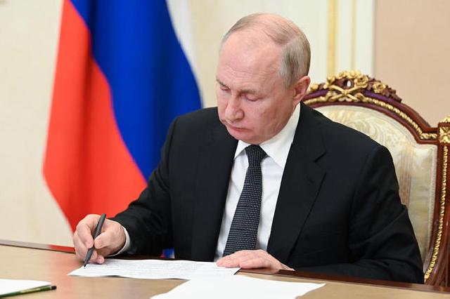 Putin yeni fərman imzaladı