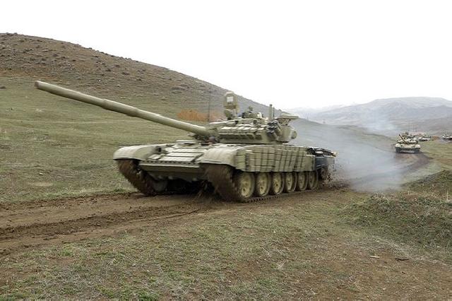 Naxçıvanda tank, artilleriya, HHM və xüsusi təyinatlı bölmələr HƏRƏKƏTƏ GƏTİRİLDİ