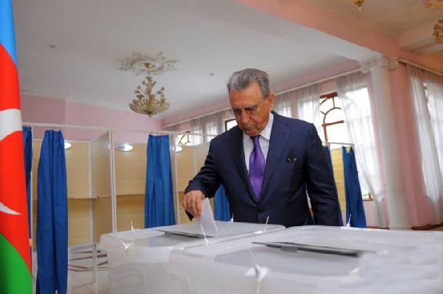 Ramiz Mehdiyev prezident seçkilərində səs verib
