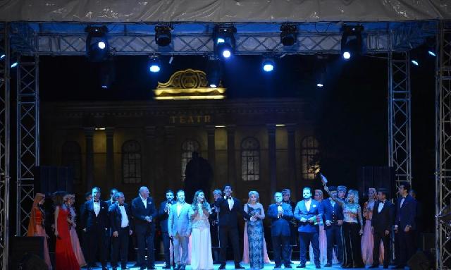 Heydər Əliyev Fondunun təşkilatçılığı ilə Naxçıvanda konsert proqramı olub