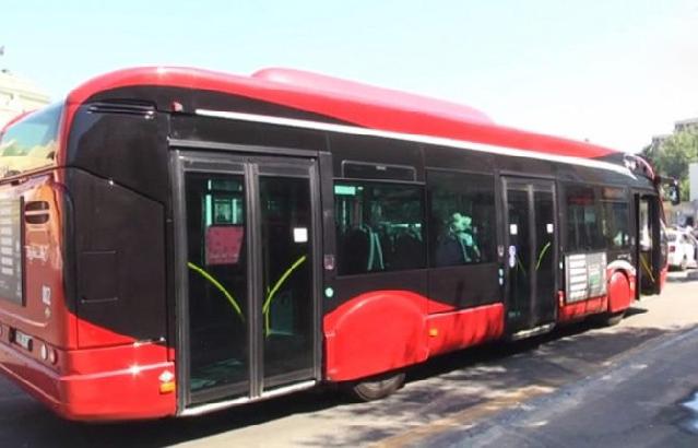 Paytaxtda marşrut avtobuslarının hərəkətində çətinlik yaranıb