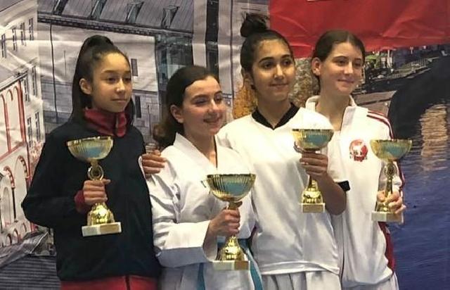 Karateçi qızlarımız beynəlxalq turnirdə iki medal qazandılar - FOTO