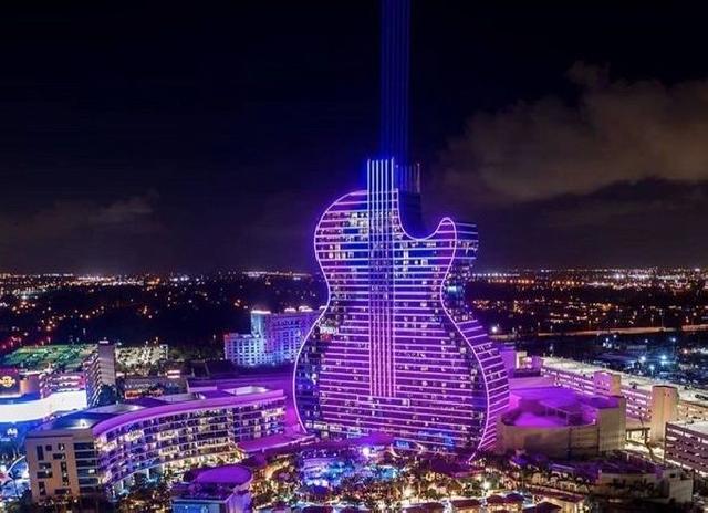 Floridada gitara formasında unikal otel açıldı - FOTO