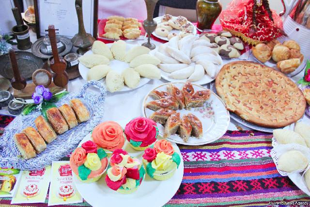 Gənc kulinarların üçüncü şirniyyat festivalı keçirilib