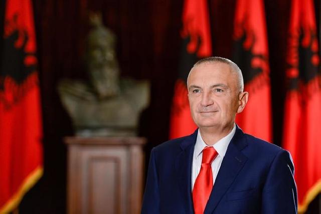 Albaniya Prezidenti millimizin yeni baş məşqçisini təbrik etdi - FOTO