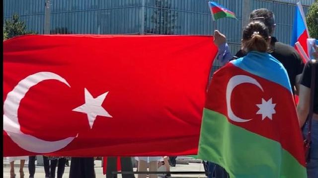“Qarabağ Azərbaycandır!” şüarı altında Berndən Cenevrəyə yürüş - FOTO/VİDEO