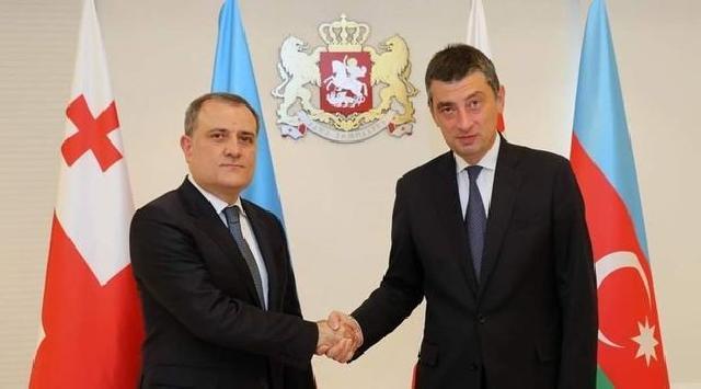 Ceyhun Bayramov Gürcüstanın baş naziri ilə görüşdü