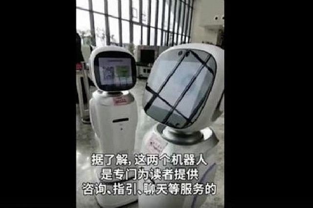 Çində robotlar arasında mübahisə düşdü - VİDEO
