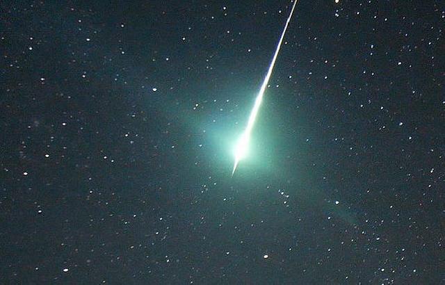 Avtoregistrator meteoritin düşmə anını çəkib