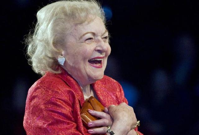99 yaşlı tanınmış aktrisa uzunömürlülüyün sirrini AÇIQLADI