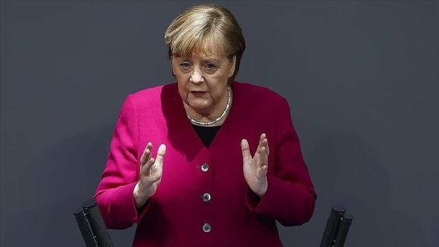 Merkeldən xəbərdarlıq