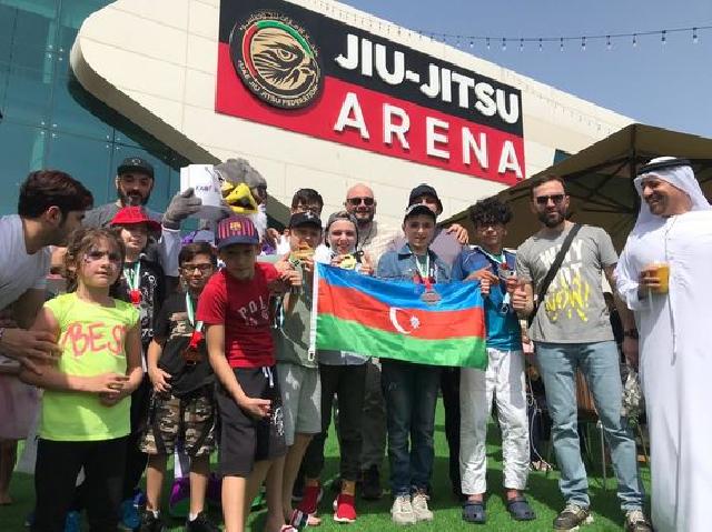 Azyaşlı idmançılarımız BƏƏ-də 6 medal qazandılar