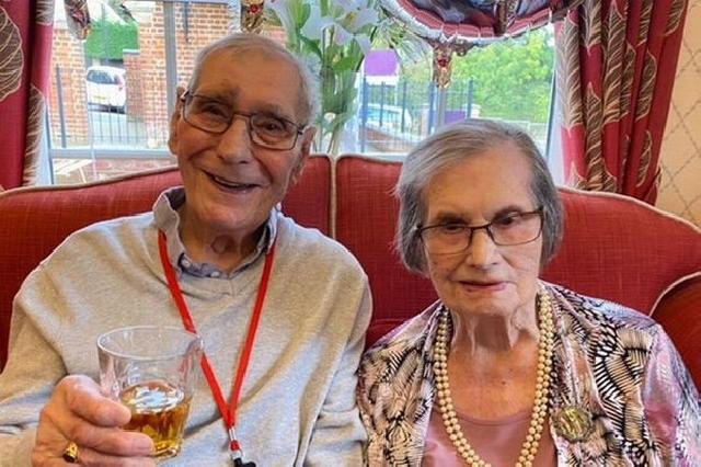 100 yaşlı cütlüyün uzun illik evliliklərinin sirri