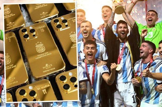 Messi komanda yoldaşlarına qızıl telefonlar bağışladı