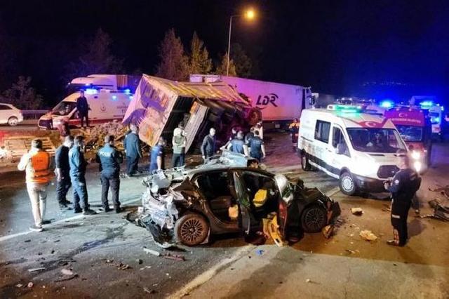 Türkiyədə 13 avtomobil toqquşdu