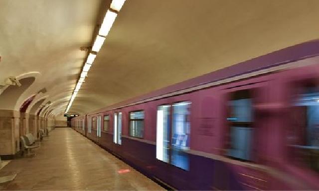 Metronun “20 Yanvar” stansiyasında tüstülənmə olub