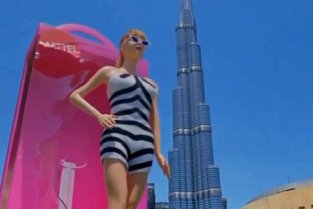 Nəhəng “Barbie” kuklasının 3D videoçarxı trend olub